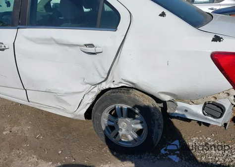 2014 Chevrolet Sonic Lt Auto z USA, uszkodzony, nr VIN 1G1JC5SH5E4195467